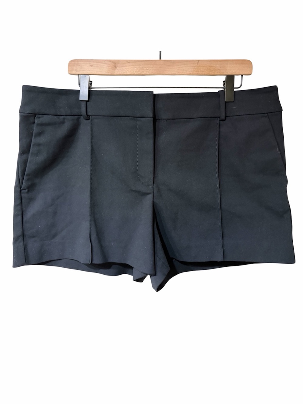LOFT Black Tailored Shorts – Size 14